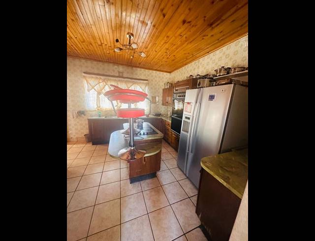 4 BEDROOM HOUSE FOR SALE IN BEDWORTH PARK